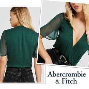 Abercrombie & Fitch Green and White Polka Dot Crop Top